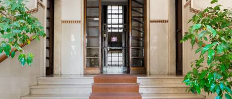 Appartamento, 5 camere da letto, fumatori, balcone | Ingresso della struttura