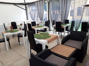 Habitación, 1 habitación, para fumadores, balcón | Lounge