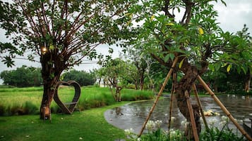 Villa, 2 Bedrooms, Accessible, Balcony | Property grounds