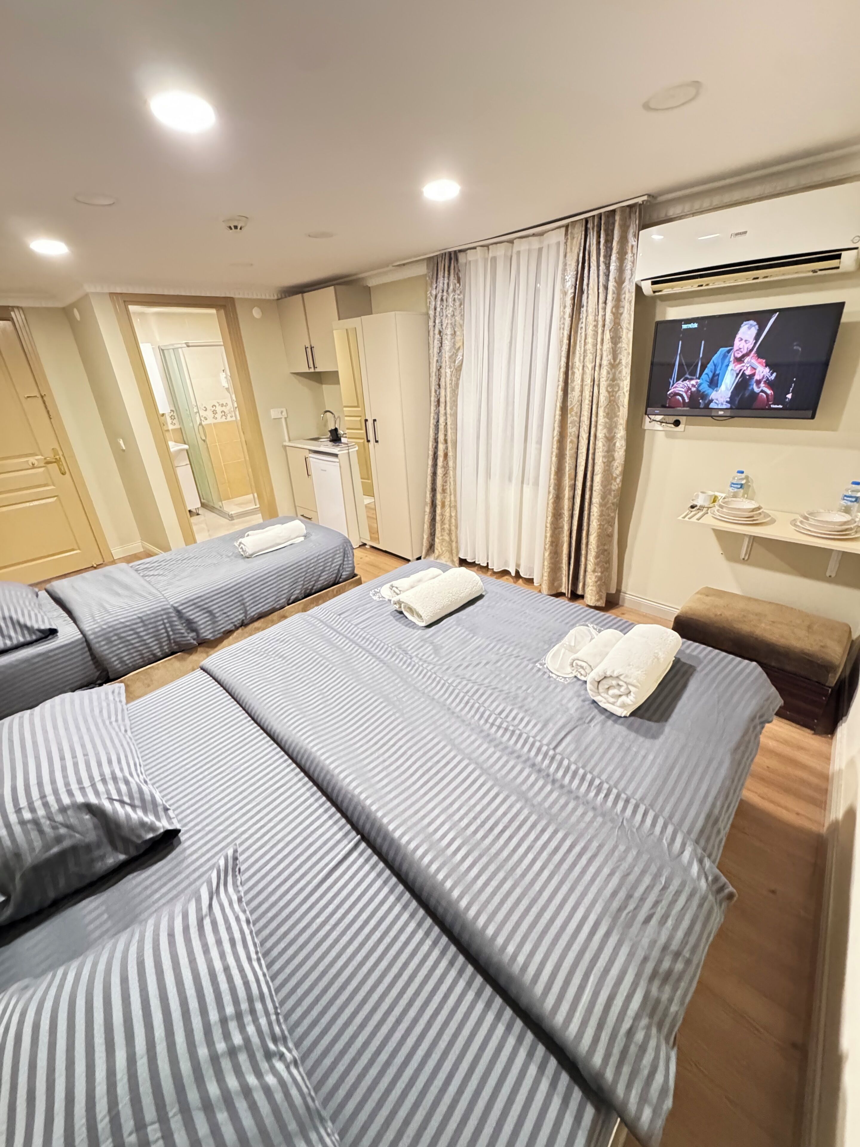 Deluxe Studio | Premium bedding, minibar, desk, blackout drapes