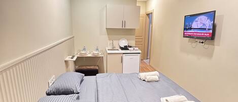 Standard Studio | Premium bedding, minibar, desk, blackout drapes