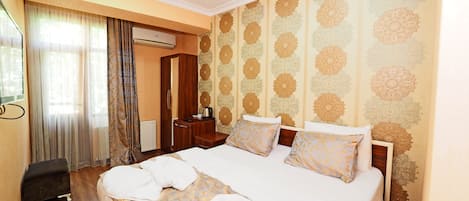 Literie de qualité supérieure, minibar, bureau, rideaux occultants