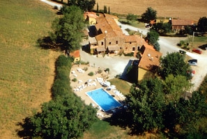 Exterior - Superior Ground Floor Apartment With Pool View (Casole d'Elsa)