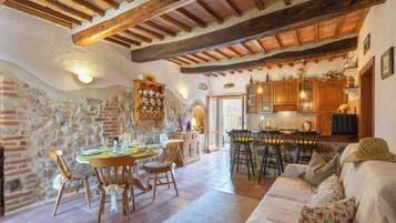 House, 1 Bedroom, Smoking, Patio | Interior