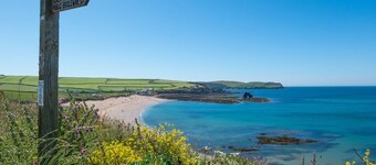 Treetops, a peaceful haven retreat only 1 mile from Bantham beach in South Devon
