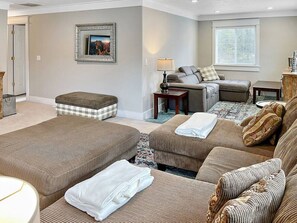 Smart TV, fireplace, video games, DVD player