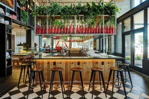 Restaurant - citizenM Seattle Pioneer Square (Seattle)
