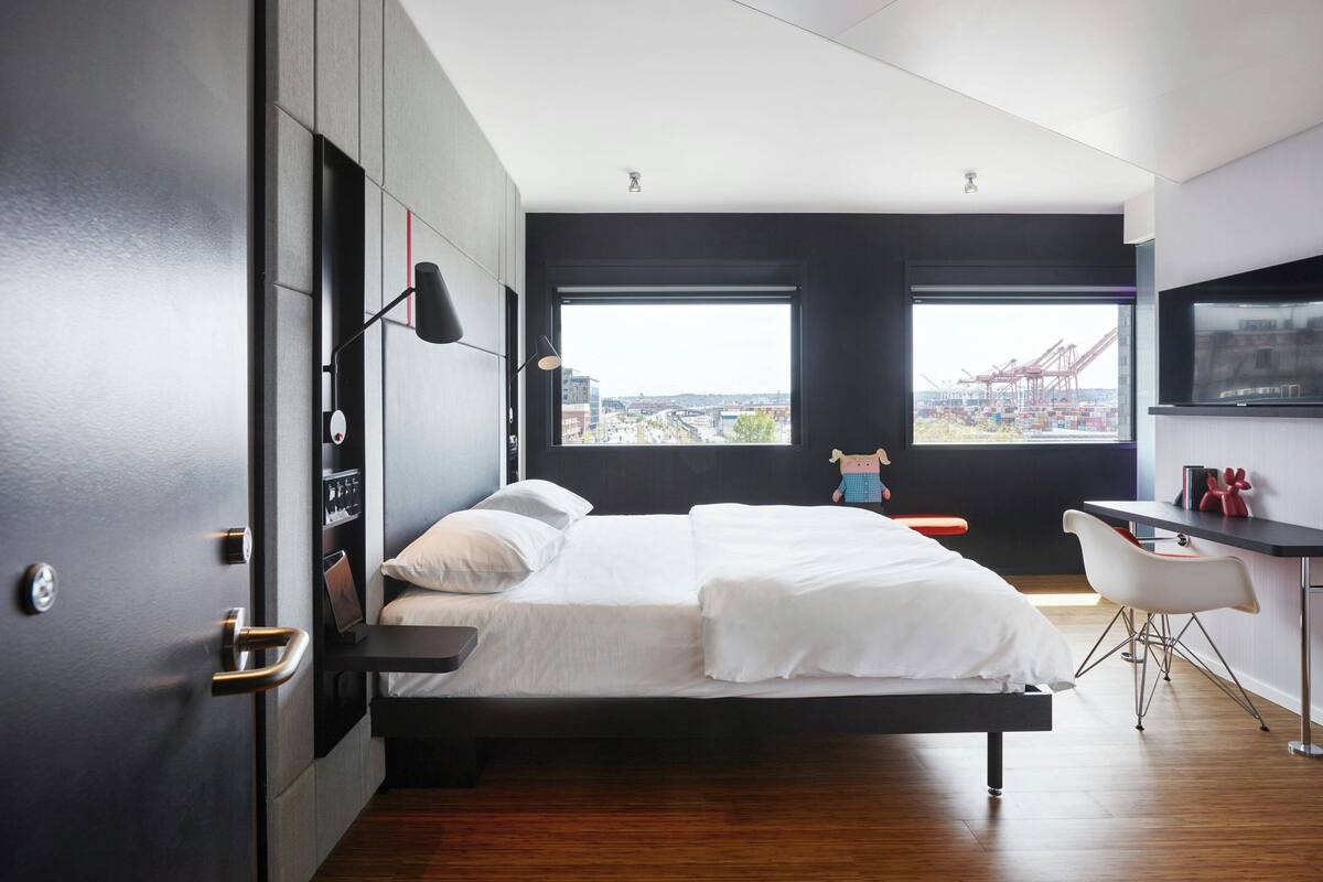 Room, 1 King Bed (Mobility Accessible, Roll-In Shower) | Premium bedding, down comforters, pillowtop beds, in-room safe