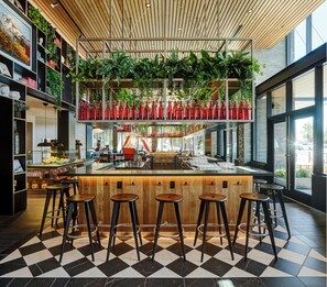 Bar (on property) - citizenM Seattle Pioneer Square (Seattle)