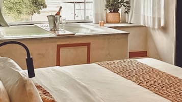 Quarto Duplo Deluxe com Vista do Mar | Frigobar, individualmente decorados, individualmente mobiliados