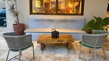 42-Zoll-Flachbildfernseher mit Digitalempfang, Fernseher