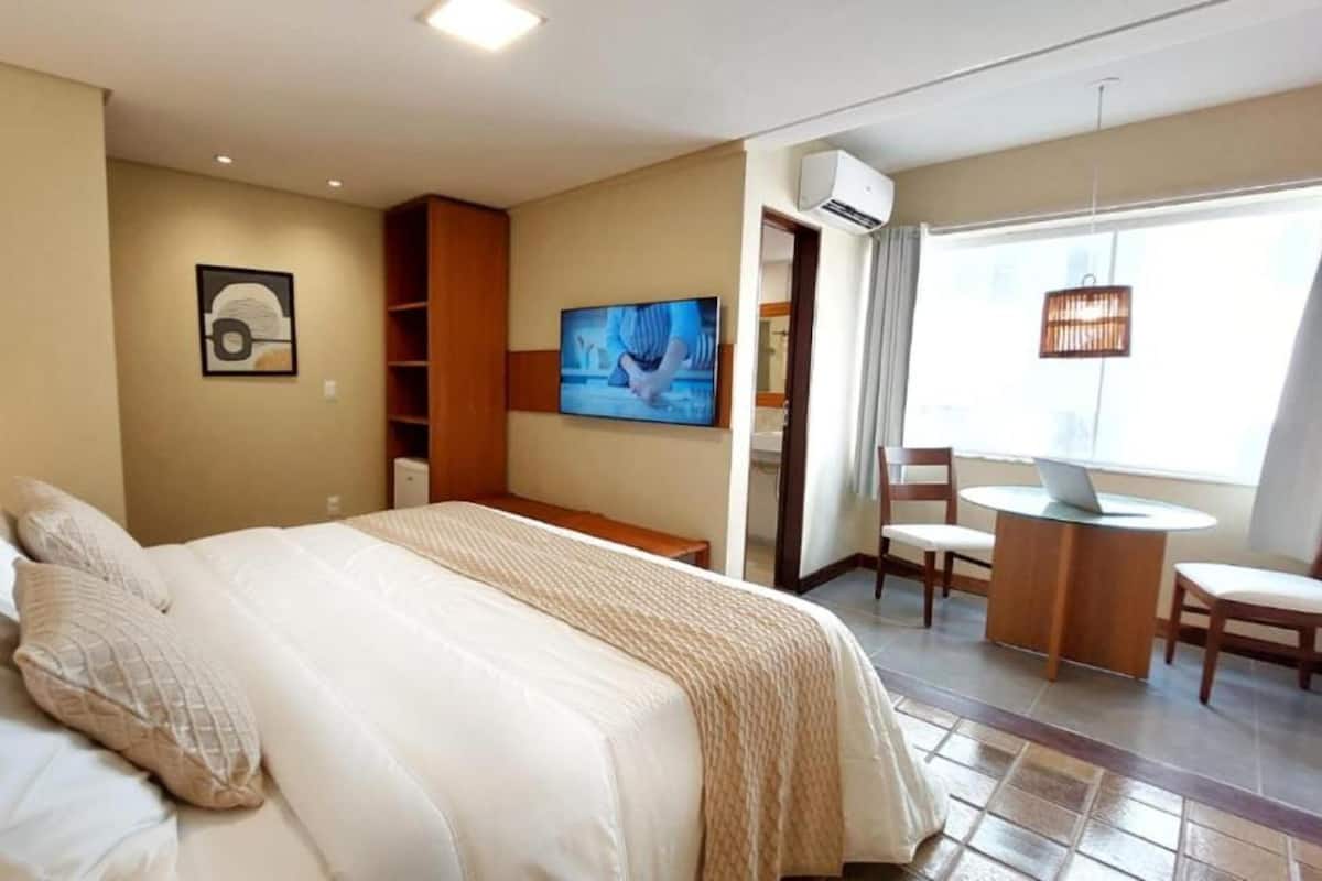 Minibar, espacio para trabajar con un portátil, wifi gratis
