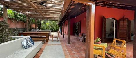 屋外ダイニングエリア