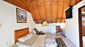 4 bedrooms, free WiFi, bed sheets, wheelchair access