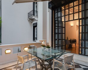 Suite (Queen) - 33 Solonos Suites (Athens)