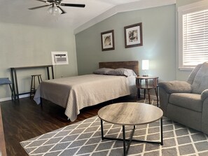 1 habitación, wifi y ropa de cama