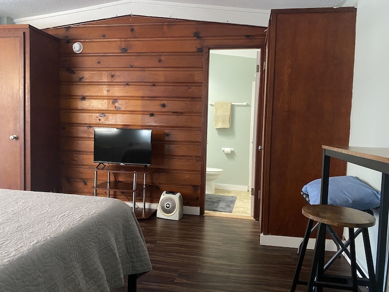 Shell Harbour Room 6 - Waterfront Stay On The St. Johns River - Florida