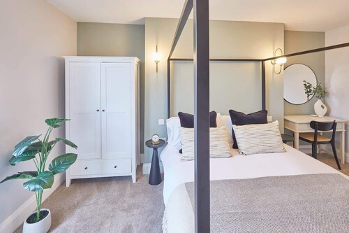 Host & Stay | Albion House