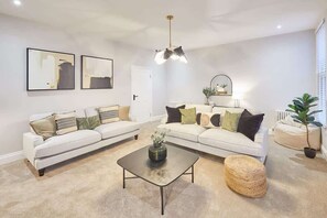 TV, offices - Host & Stay | Albion House (Whitby)