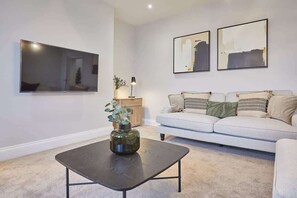 TV, offices - Host & Stay | Albion House (Whitby)