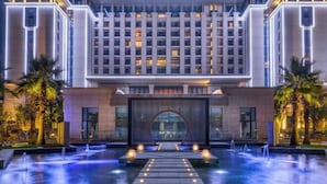 Unclassified image, 5 of 229, button - Yongchang Hotel (Baoshan)