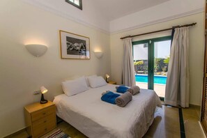 1 chambre, fer et planche à repasser, accès au Wi-Fi (inclus)