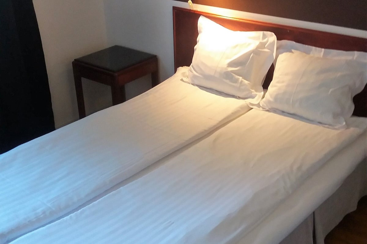 1 bedroom, in-room safe, laptop workspace, blackout curtains