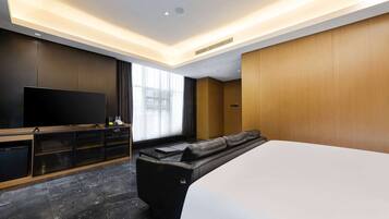 Frigobar, cofres nos quartos, escrivaninha, Wi-Fi (sobretaxa)