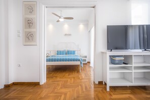 1 bedroom, travel crib, WiFi