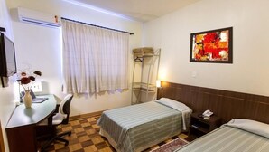 Standard Double Room | Hypo-allergenic bedding available, desk, laptop workspace, WiFi (free) - Partner Hoteis by Almasty (Chapecó)