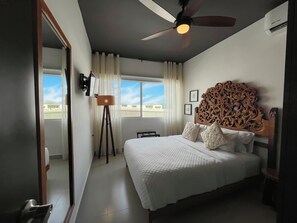 2 bedrooms, in-room safe, blackout curtains, iron/ironing board - BBQ Roof Garden/hanging chairs, Semi-Olympic pool (Playa del Carmen)