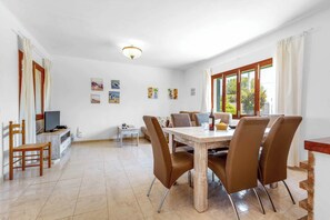 Dining - Villa Miguel Marina - Three Bedroom Villa, Sleeps 6 (Cala d'Or)