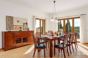 Dining - Villa Xiquetes - Four Bedroom Villa, Sleeps 8 (Santañy)