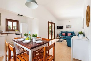Interior - Villa Tramontana - Eight Bedroom Villa, Sleeps 10 (Ciutadella de Menorca)
