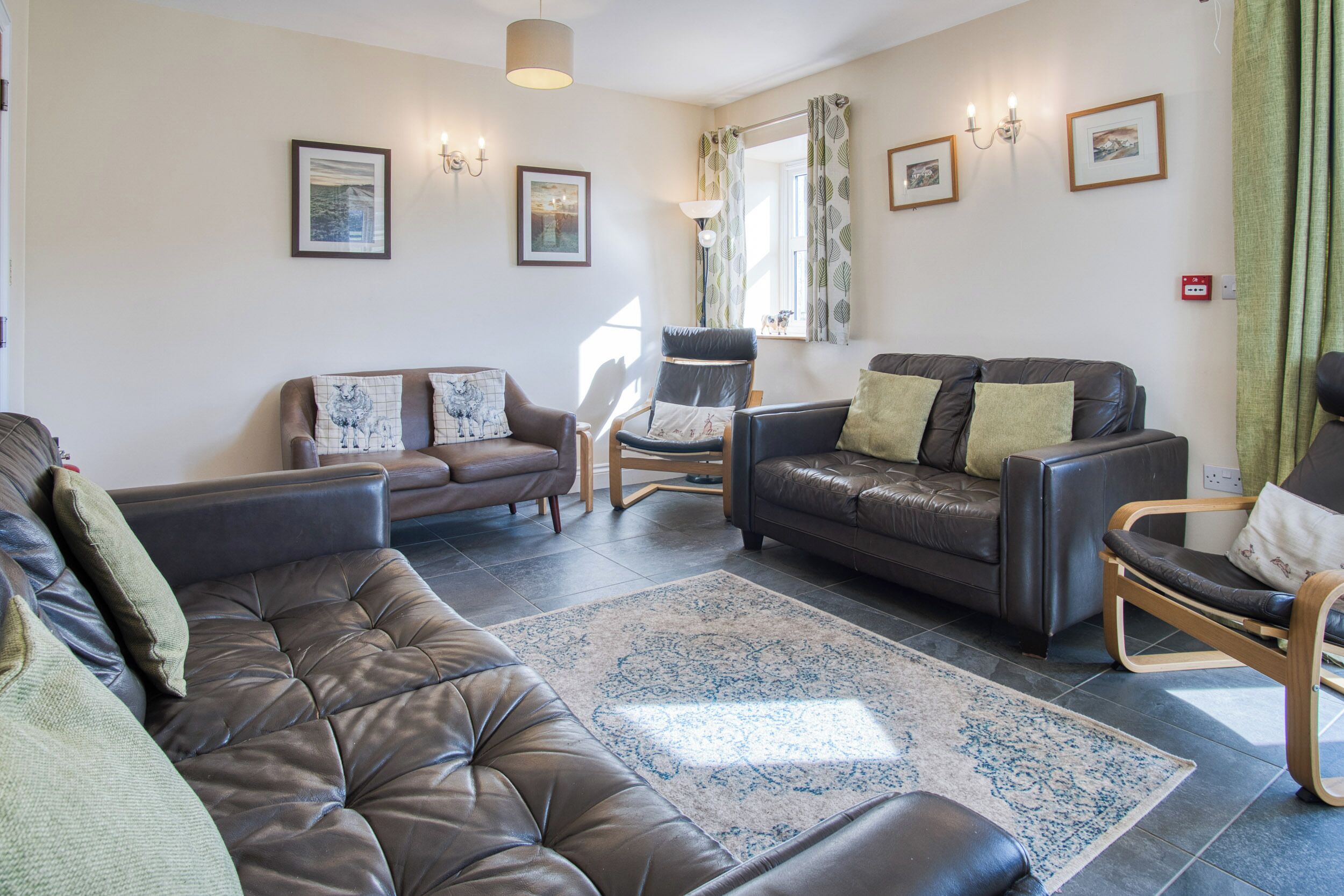 32-inch flat-screen TV with cable channels, TV