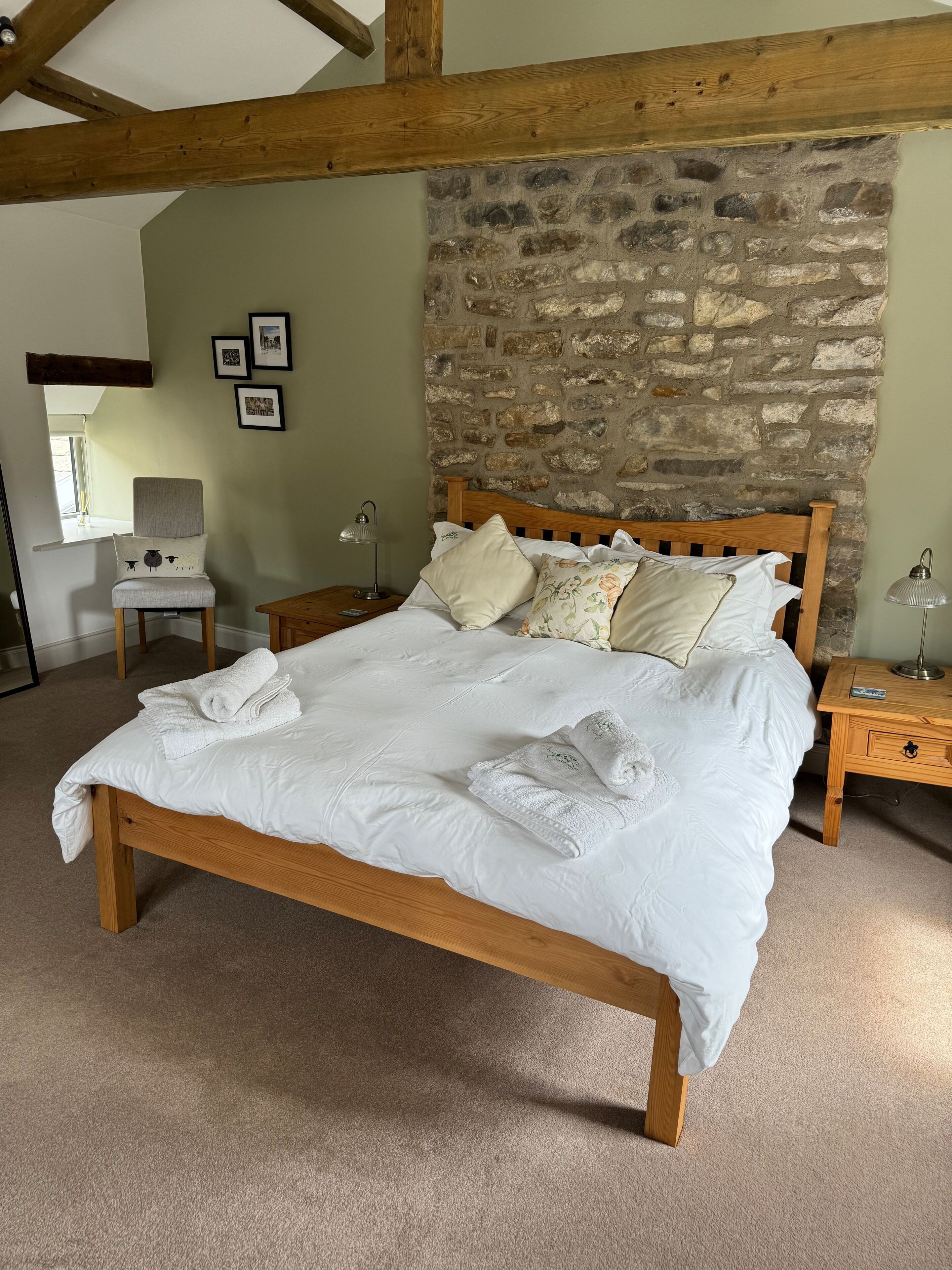 1 soverom, strykejern/-brett, wi-fi (inkludert) og sengetøy