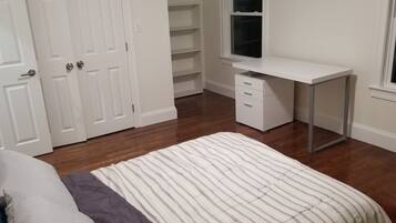 3 bedrooms, iron/ironing board, travel crib, free WiFi