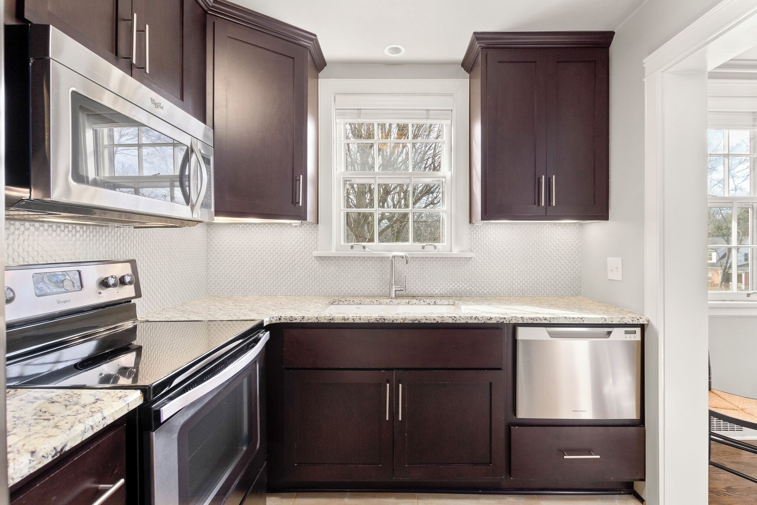 Apartment, Multiple Beds, Kitchen | Private kitchen | Fridge, microwave, oven, stovetop