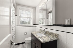 Bathroom - Cottage Charm (Nashville)