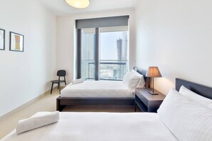 2 Schlafzimmer, Schreibtisch, Bügeleisen/Bügelbrett, Reisekinderbett