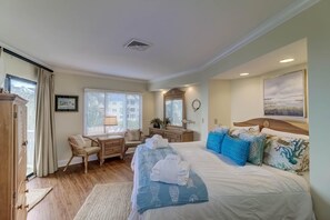 1 bedroom, iron/ironing board, WiFi - Port O'Call E 204 -  Great Ocean Views (Isle Of Palms)