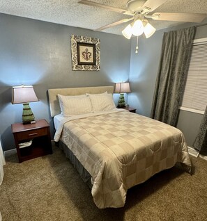 2 bedrooms, desk, iron/ironing board, travel crib