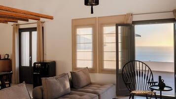 Deluxe Duplex, Sea View | In-room safe, soundproofing, free WiFi, bed sheets