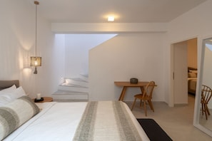 Deluxe Apartment Private Pool with Sea View | Cofres nos quartos, quartos à prova de som, Wi-Fi de cortesia