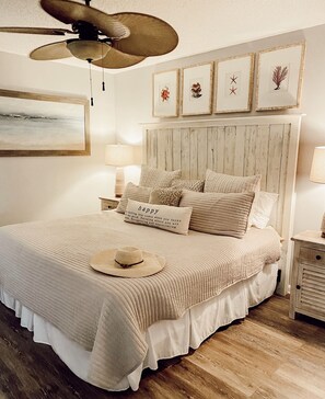 1 bedroom, iron/ironing board, WiFi, bed sheets - Sea La Vie *Beachfront* Heated Pool*Hot tub (Destin)