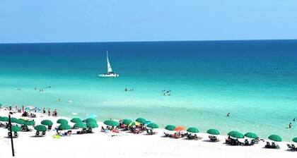 Sea La Vie *Beachfront* Heated Pool*Hot tub