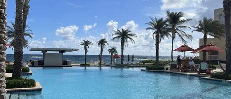 حمّام سباحة خارجي