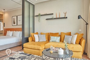 1 bedroom, iron/ironing board, free WiFi, bed sheets - Luxury Insta-Worthy Studio at the ❤ Of Palmier (Casablanca)
