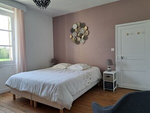 3 Schlafzimmer, Bügeleisen/Bügelbrett, Reisekinderbett, WLAN