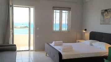 1 chambre, lit parapluie, Wi-Fi gratuit, draps fournis